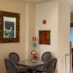 Estee 4* ديسينسانو ديل غاردا