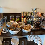 Estee 4* ديسينسانو ديل غاردا