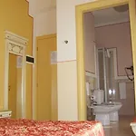 Estee ديسينسانو ديل غاردا