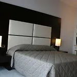 فندق Estee 4*