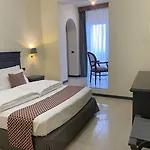 فندق Estee ديسينسانو ديل غاردا