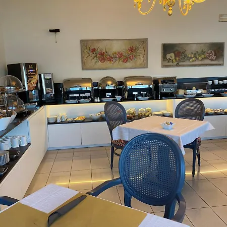 Hotel Estee 4*