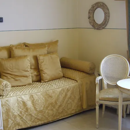 Hotel Estee