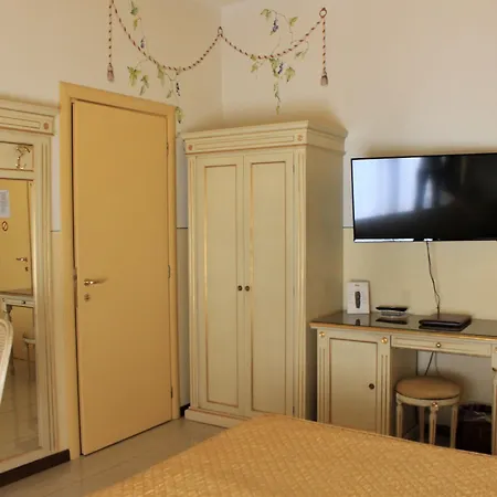 Hotel Estee Desenzano del Garda
