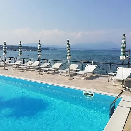 Estee 4* Desenzano del Garda