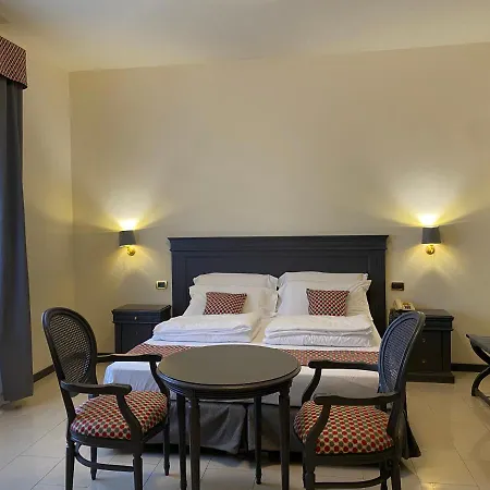 Hotel Estee Desenzano del Garda