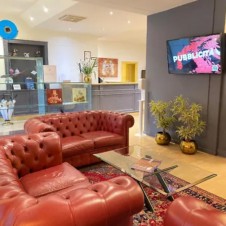 Hotel Estee
