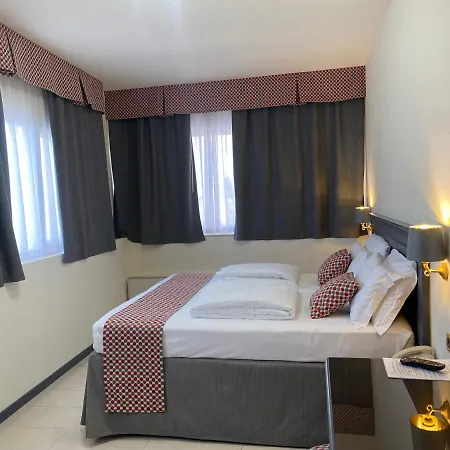 Hotel Estee Desenzano del Garda