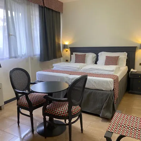 Estee Hotel Desenzano del Garda