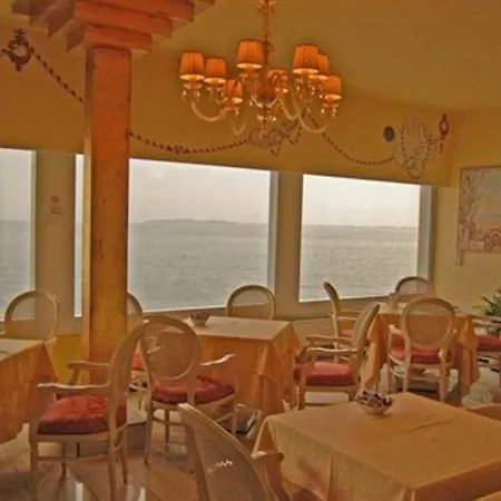 Estee Hotel