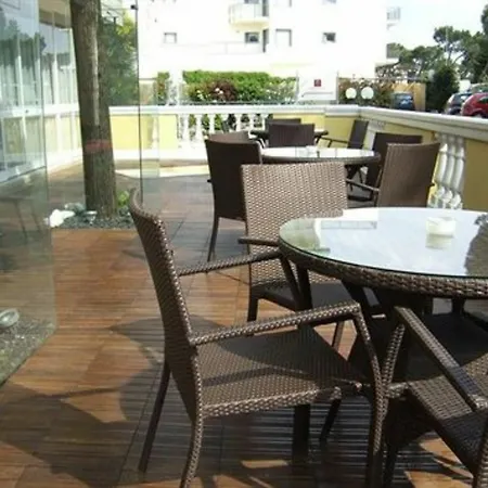 Estee Hotel 4*
