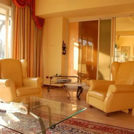 Hotel Estee 4*