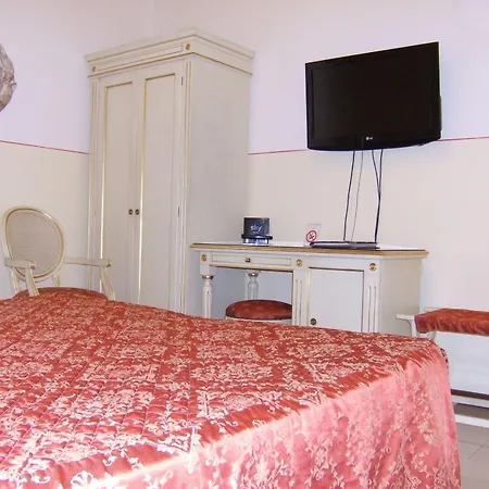 Hotel Estee 4*