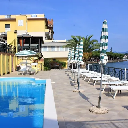 Estee 4* Desenzano del Garda