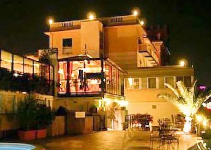 Estee Desenzano del Garda