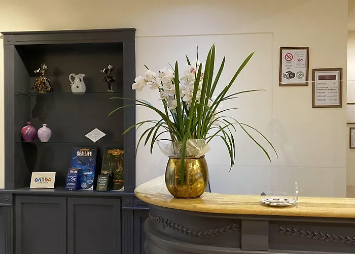 Estee Desenzano del Garda