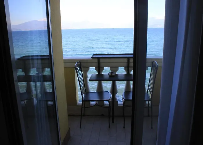 Estee 4* Desenzano del Garda