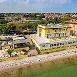 Estee Otel 4*
