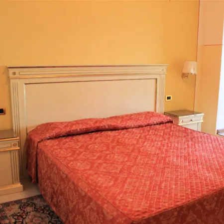 Estée 4*